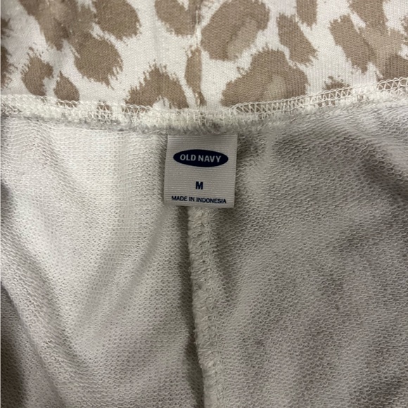 Leopard print cloth shorts from Old Navy - Picture 3 of 3